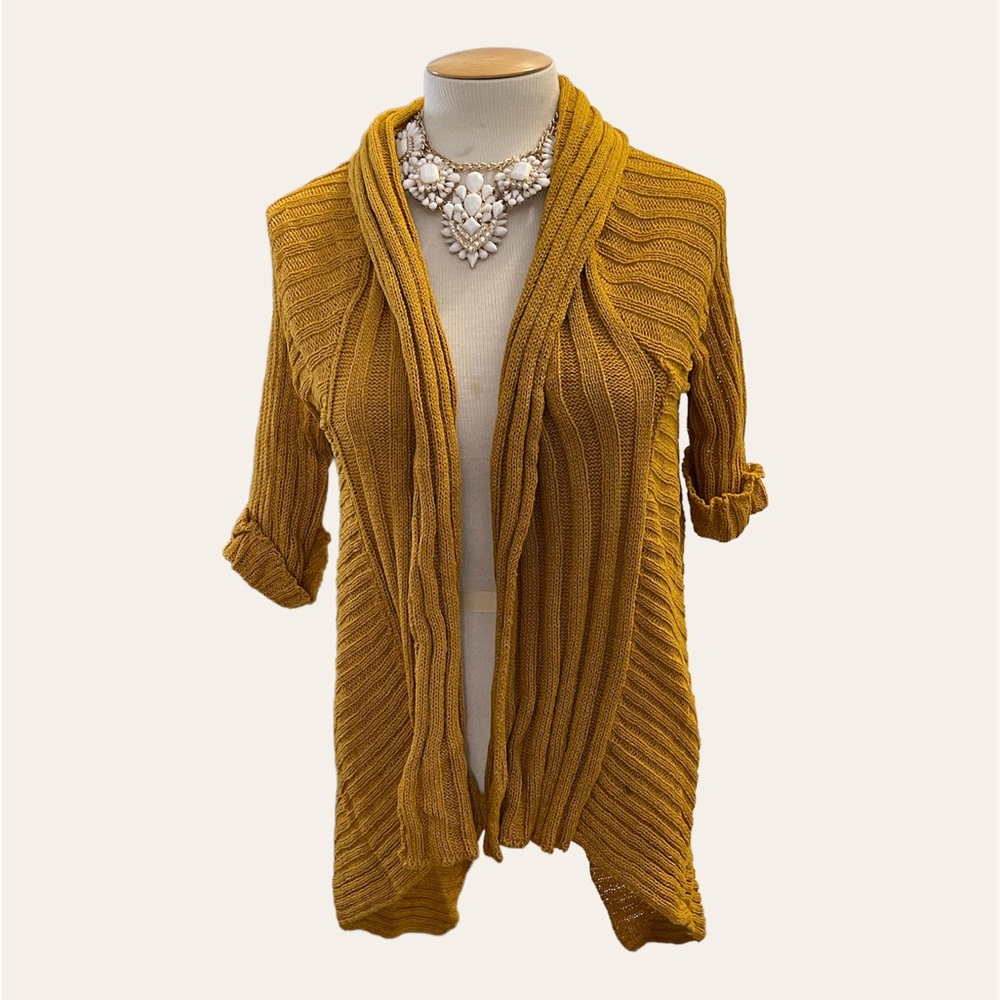 Cute Unique Mustard Knit Cardigan in size L, fits more of a M